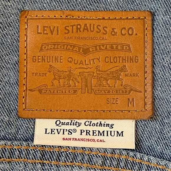 Levi’s Ex-Boyfriend Trucker Jacket in Medium Wash Denim Jean Size M - Picture 7 of 17